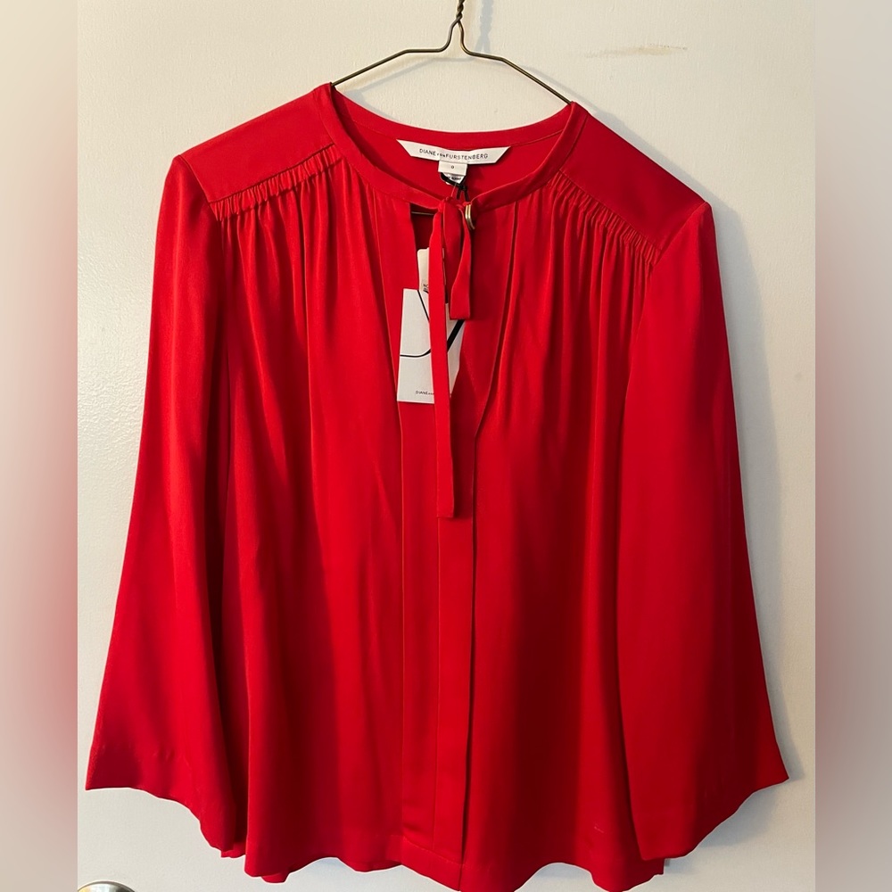 NWT Diane Von Furstenberg DVF red silk blouse. Size 0.